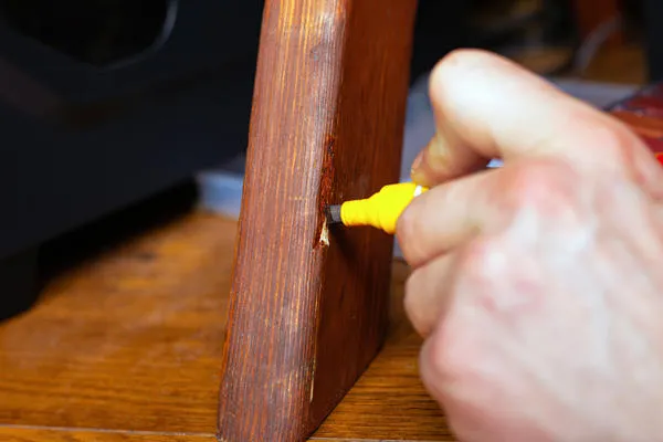 Реставрационный маркер справится с мелкими царапинами