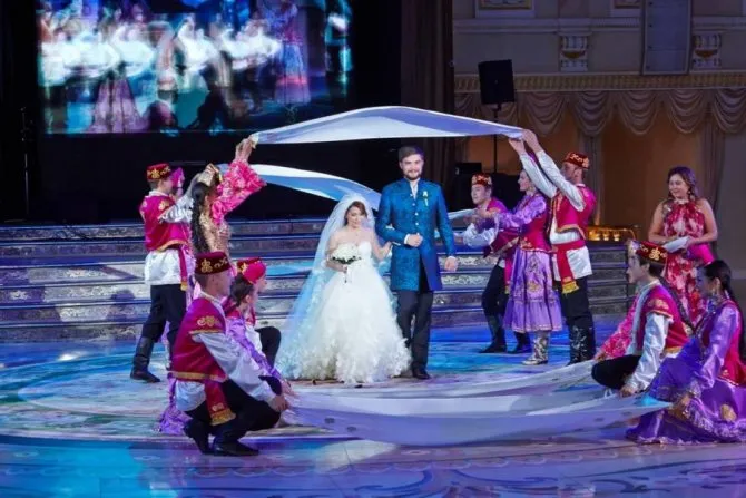 Что стало с Розой Сябитовой, ведущей шоу «Давай поженимся». Как зовут розу из давай поженимся 6