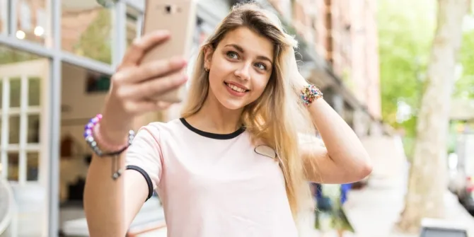 Что означает selfie на интернет-сленге?