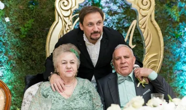Стас Михайлов и его родители