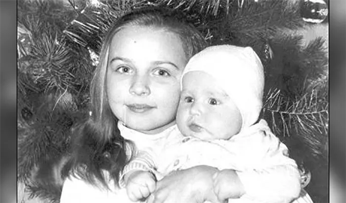Татьяна Овсиенко в детстве (Фото: с сестрой)