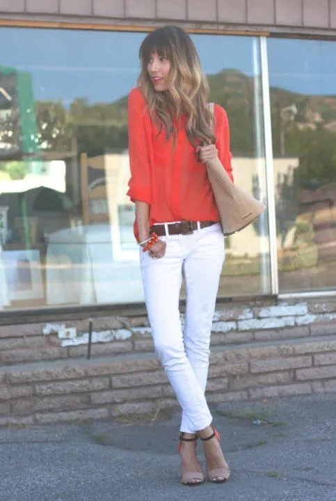 Белые брюки: стильные модели и модные образы. Что одеть с белыми брюками женщине фото 23