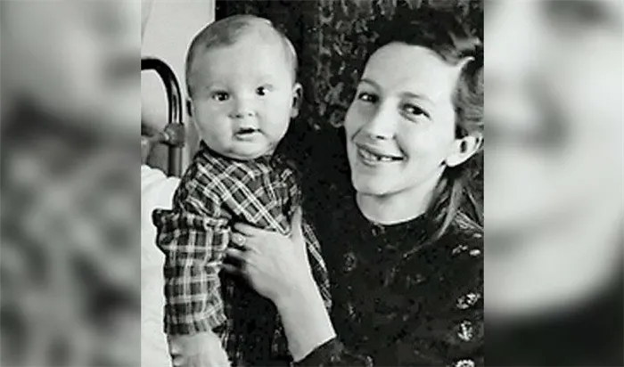 Борис Грачевский с матерью