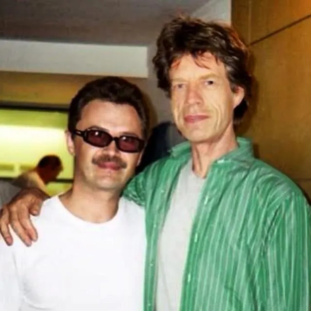 Юрий Фалеса с Миком Джаггером в 2000 году. Фото: instagram.com/yuriyfalyosa/