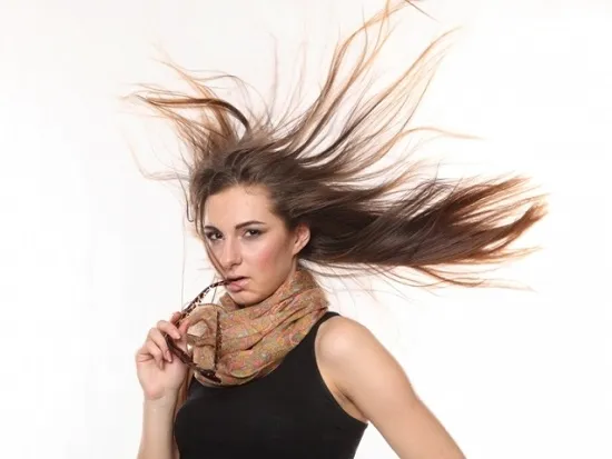 Как снять статическое электричество с волос: 15 проверенных способов. Как избавиться от статического электричества на волосах 2