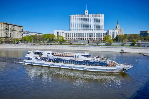 Романтические лодки в Москве