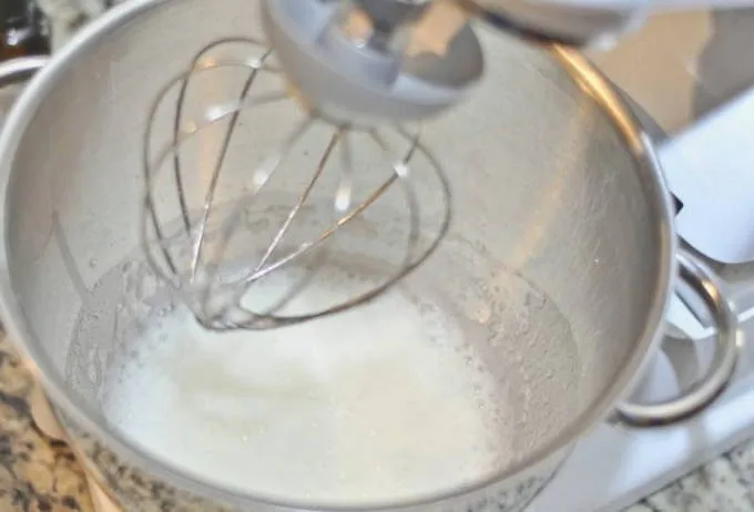 Блины на кислом молоке - 15 домашних вкусных рецептов приготовления. Как приготовить блины на кислом молоке 38