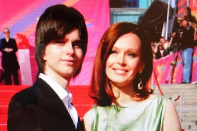 Андрей Ливанов и его мать Ирина Безюркова
