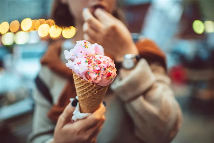 Что произойдёт с организмом, если есть мороженое каждый день? Мнение диетолога. Сколько мороженого можно есть в день 2