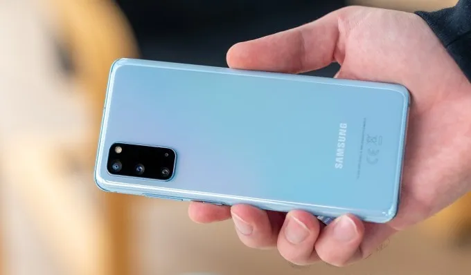 Samsung Galaxy S20 действительно стоит своих денег, в отличие от S20 Ultra. Обзор флагмана. Как выглядит галакси с 201 фото 2