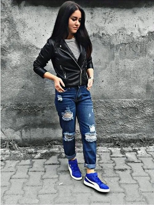 Что носить с темно-синими джинсами: 20 модных образов