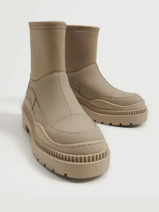 Кругом вода: как одеваться в дождливую погоду. Какую обувь иметь на дождь летом 8