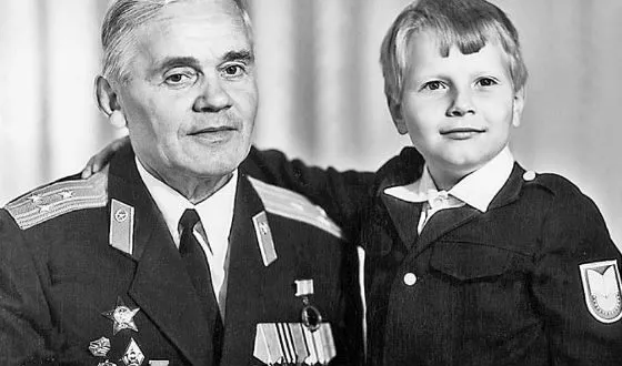 Коля Басков со своим дедушкой, ветераном войны