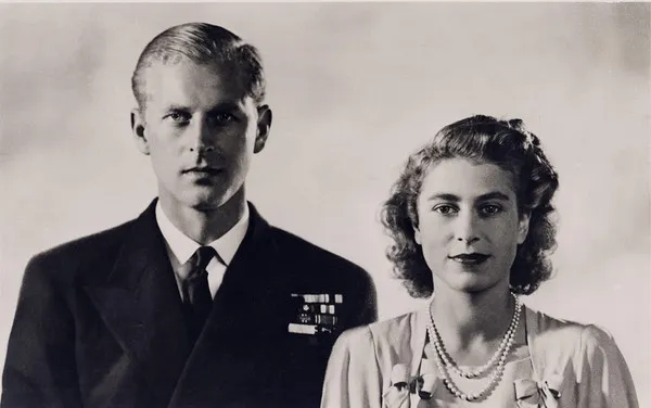 Принцу Филиппу 99 лет: Елизавета II и ее любовь к многочисленным блудам