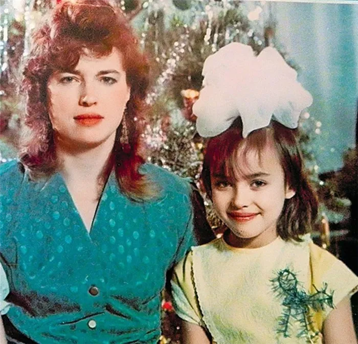 Так выглядела Ирина Шайхлисламова в детстве со своей мамой.