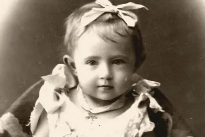Предполагаемая фотография Сони Голденхэнд в детстве.