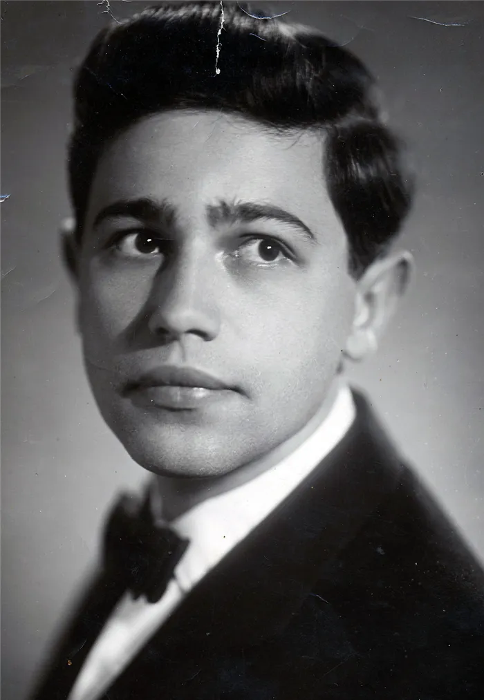 Евгений Петросян в молодости. Фото из личного архива Натальи Кастинской.