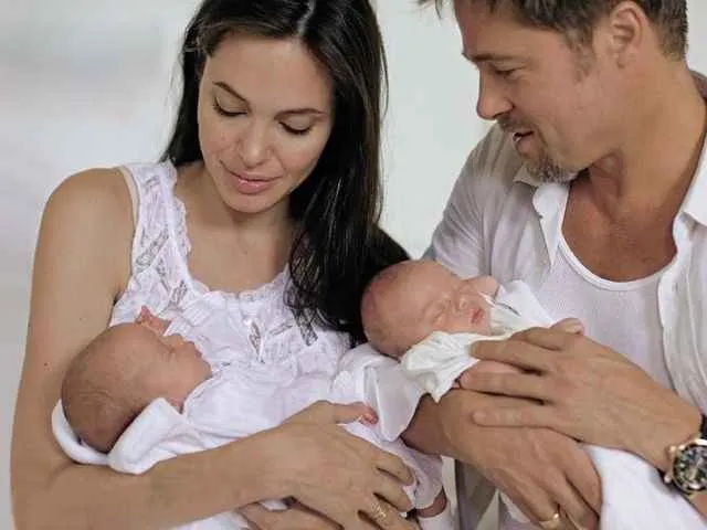 Близнецы Джоли и Пирог, родившиеся в результате ЭКО-оплодотворения