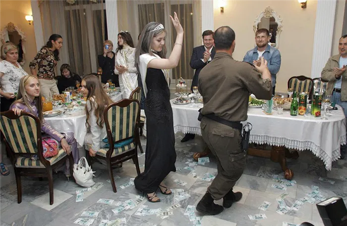 Большая чеченская свадьба Кадыров, Астахов и другие о желании 57-летнего силовика взять несовершеннолетнюю второй женой. Как сейчас живет луиза гойлабиева 2020? 5