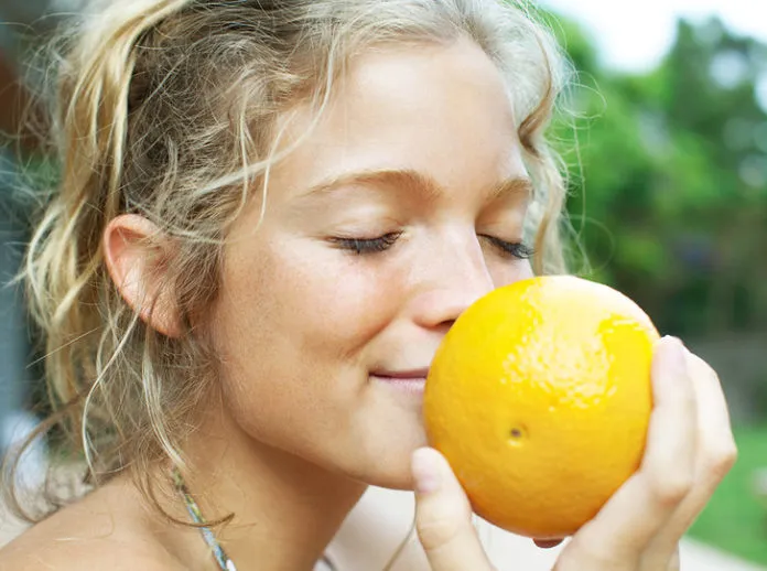 10 лучших фруктовых ароматов для женщин. Фруктовые ароматы для женщин? 8