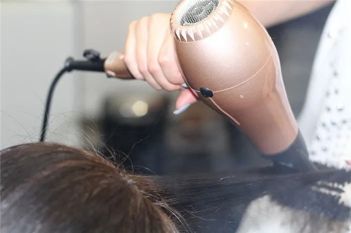 7 методов как выпрямить волосы без утюжка и фена в домашних условиях. Как выпрямить волосы без утюжка? 15