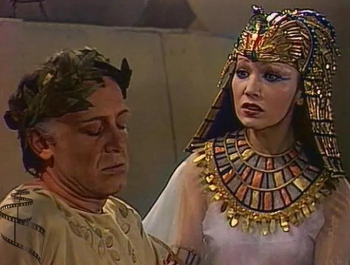 Обаятельные актрисы сыгравшие роль Клеопатры. Кто играл клеопатру в старом? 8