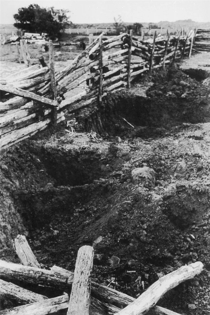 Найденные на ранчо могилы с останками жертв 