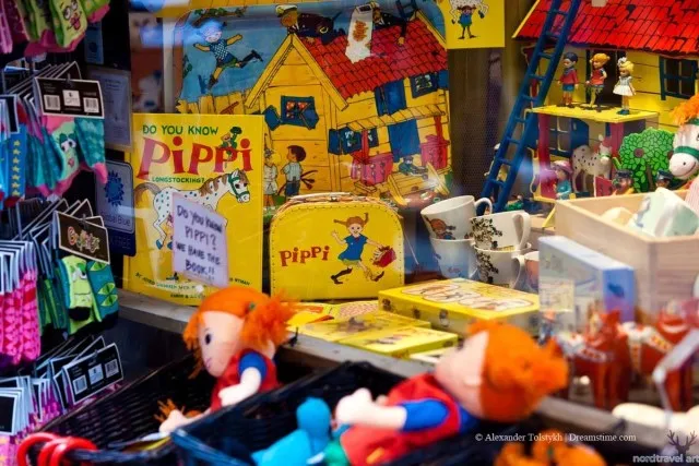 Детские игрушки и сувениры с символикой главного персонажа книги Астрид Линдгрен 