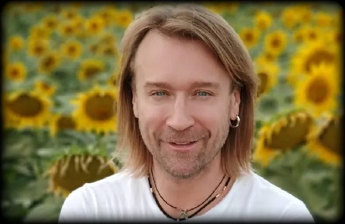 Олег Винник — украинский певец, композитор, поэт-песеник.