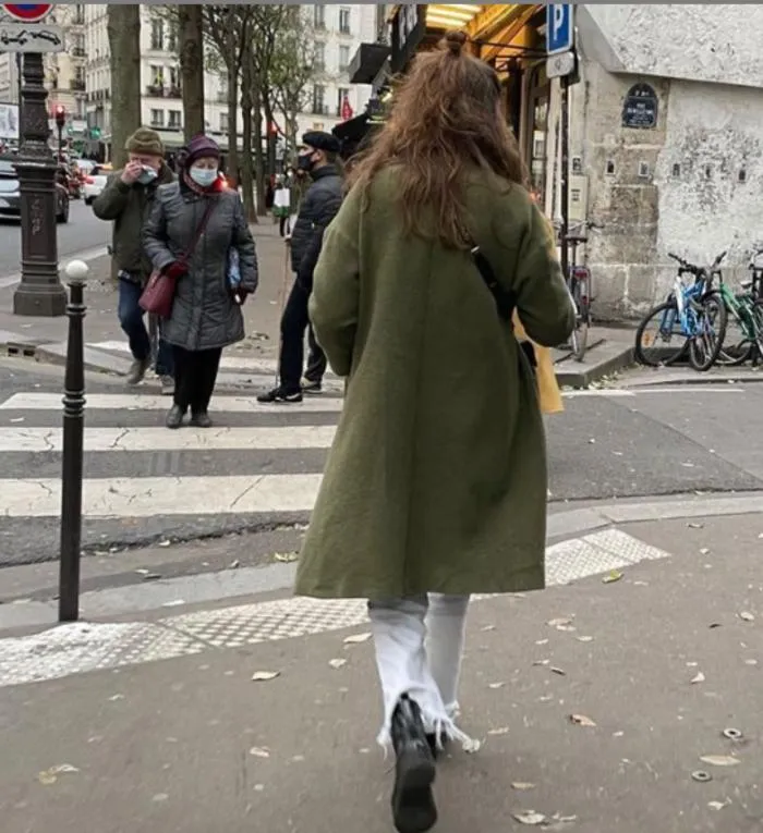 Не шарм и элегантность, а практичность и комфорт: как на самом деле одеваются парижанки. Как одеваются в париже? 6