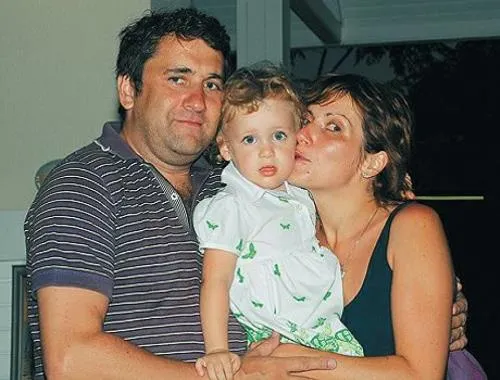 Светлана Зейналова с бывшим мужем и дочкой