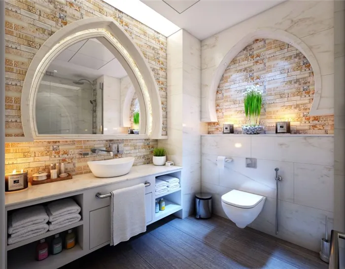 Оригинальное оформление ванной комнаты с мраморными и кирпичными стенами