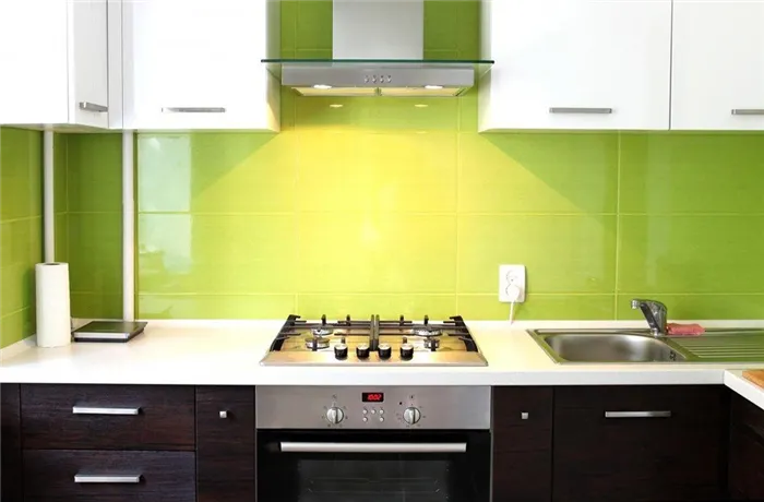 Сочетания зеленого цвета в интерьере кухни фото 6