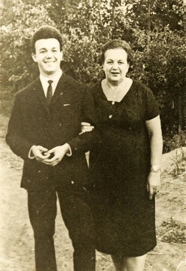 Иосиф Кобзон с мамой