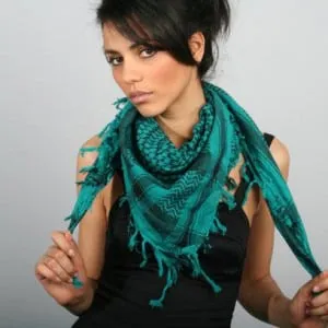 Как красиво завязать шарф на шее и голове. Как красиво завязать объемный шарф? 3