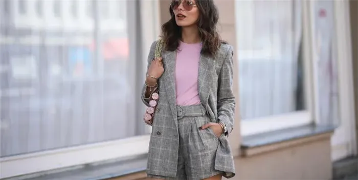 Летний деловой наряд для женщин: стильные фишки, которые помогут составлять модные офисные образы с шортами. Шорты в офис как носить? 4