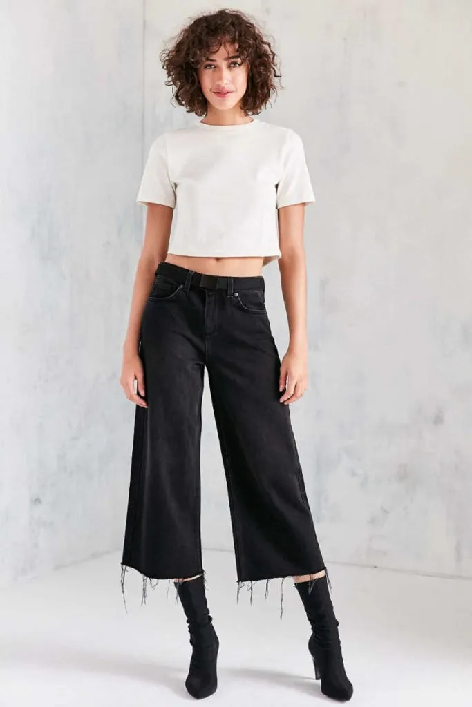 Широкие брюки — как носить летом 2022, чтобы создать эффектный и элегантный образ. Как называются широкие штаны женские 2022? 23