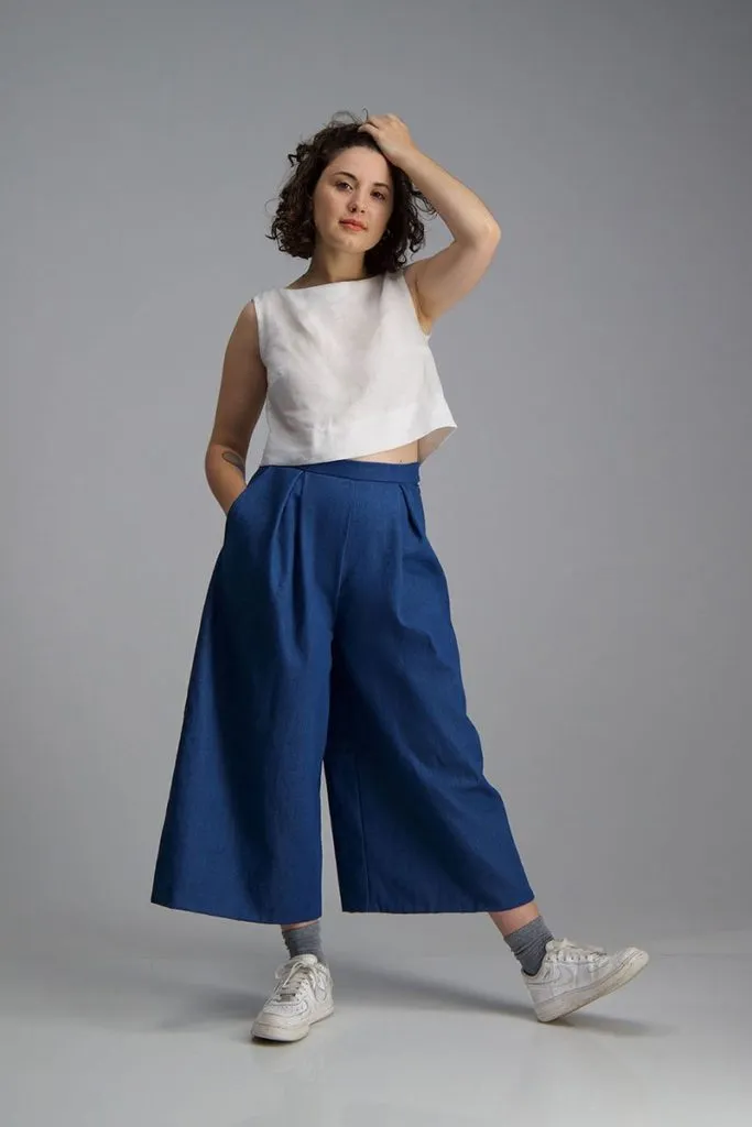 Широкие брюки — как носить летом 2022, чтобы создать эффектный и элегантный образ. Как называются широкие штаны женские 2022? 17