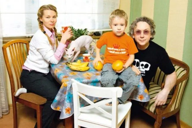 Вадим Демчог с женой Вероникой и с сыном Вильямом