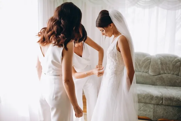 Невеста с подружками невесты готовится к свадьбе