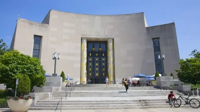 Вид на Бруклинскую библиотеку
