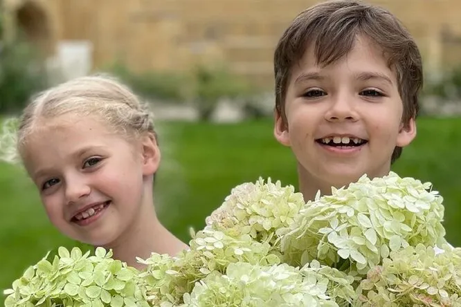 «Надо ж, мы двойняшки!»: дети Аллы Пугачевой в свой день рождения удивили звезд