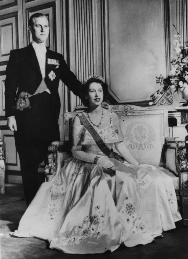 Елизавета II и принц Филипп: история любви, длиною в жизнь. Сколько лет мужу королевы великобритании? 6