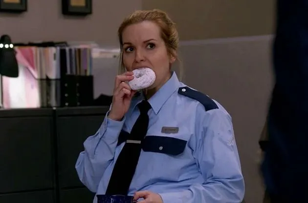 Откуда пошел стереотип, что американские полицейские очень любят пончики: ). Почему полицейские любят пончики? 2