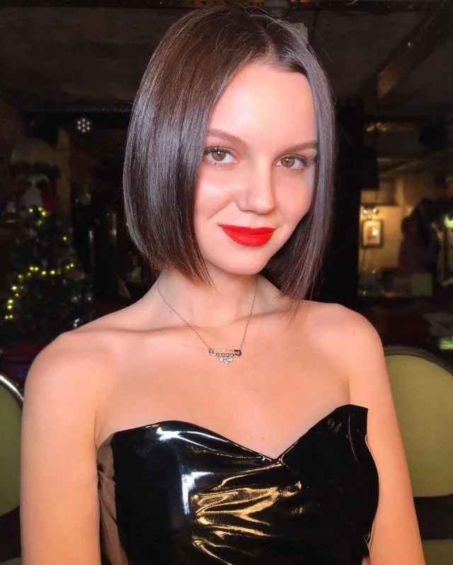 Татьяна Мингалимова в черном латексном боди