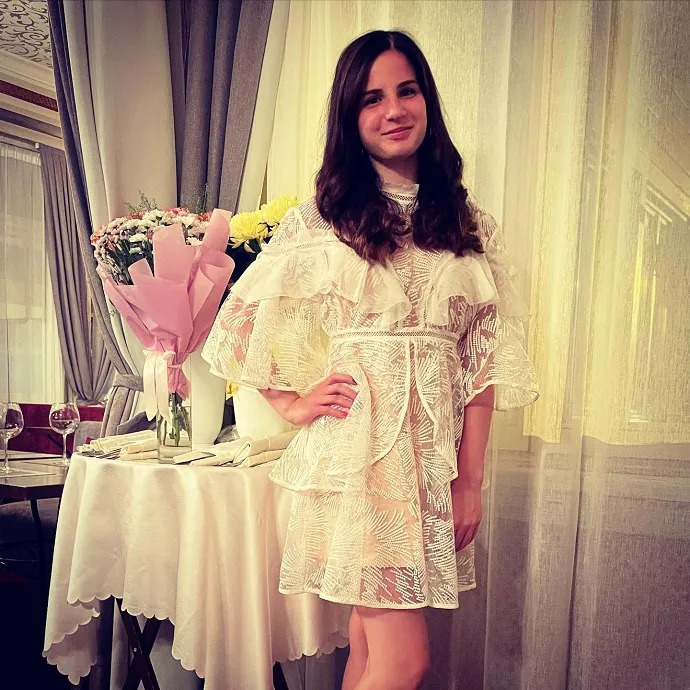 Как сейчас выглядит 18-летняя дочь татушки Юлии Волковой Виктория