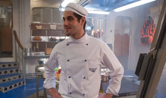 Марк Богатырев на съемках фильма «Кухня в Париже»