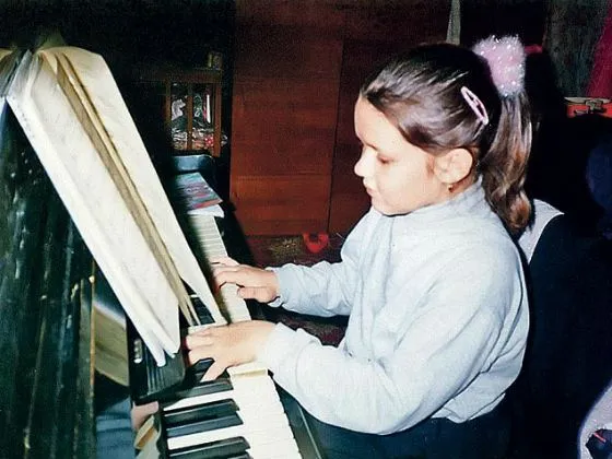 Дина Гарипова в детстве
