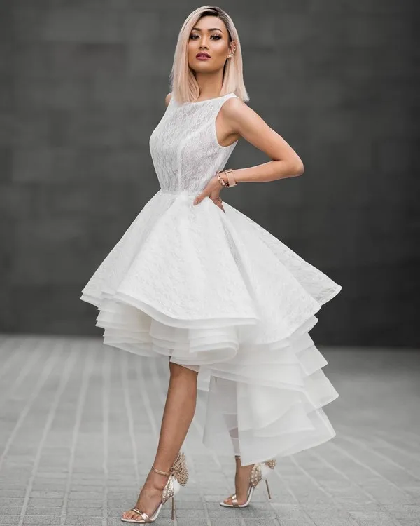 Красивые платья на выпускной 2022: фото обзор супер идей для милых леди