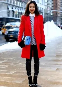 Как и с чем носить элегантно красное пальто женщине за 40. Как носить красное пальто. 10